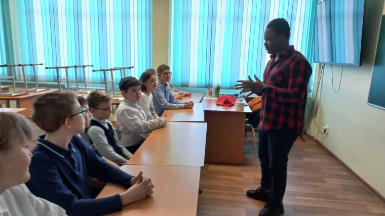 «Урок национальных культур».